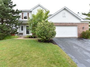 1915 Marigold Ln, Round Lake, IL 60073