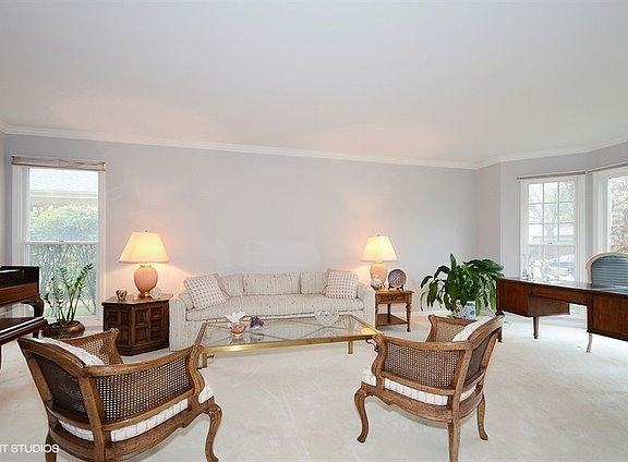 4th image of 2821 E Woodbury Dr