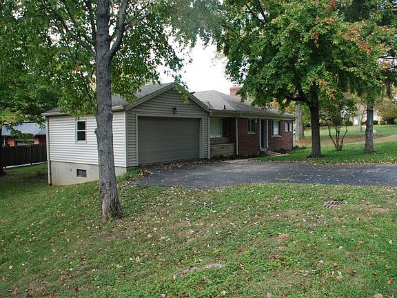 3rd image of 6091 Luwista Ln