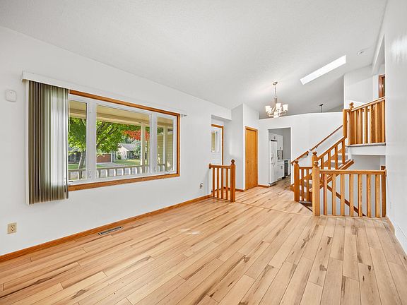 5th image of 9540 Irving Ave N