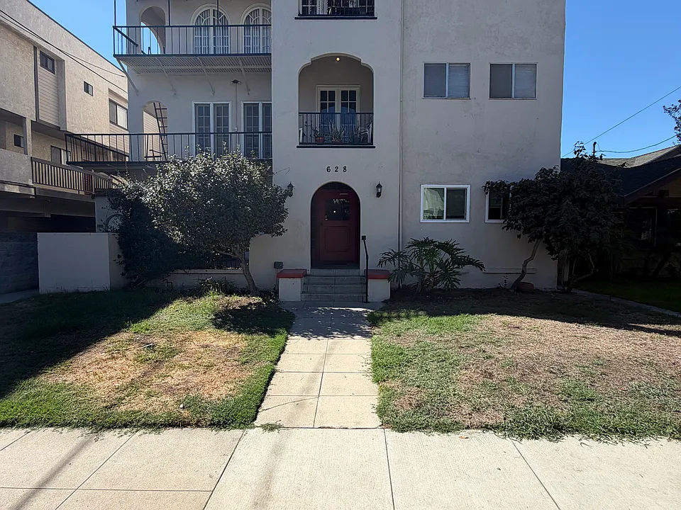 628 E Elk Ave #205