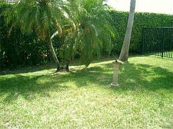 4th image of 2558 Jardin Ln