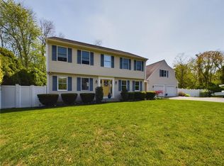 46 Pleasant Ave, Narragansett, RI 02882