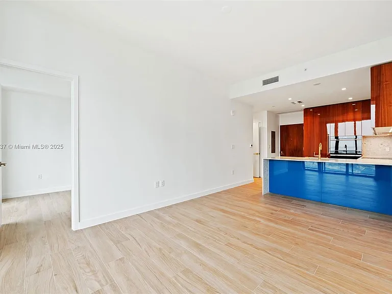 2678 Tigertail Ave #1903 — Photo 8