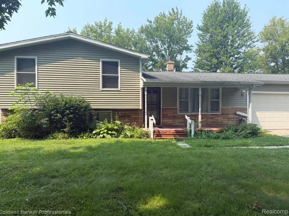 6073 Ballard Dr, Flint, MI 48505