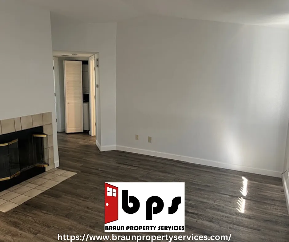 2 bed, 750 sqft, $1,895 — Photo 2