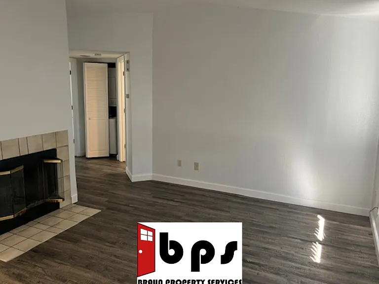 7091 San Joaquin St #4 — Photo 2
