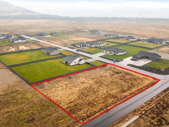 7203 Ambrosia St, Kennewick, WA 99338