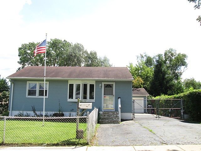 2nd image of 1731 Dickinson St