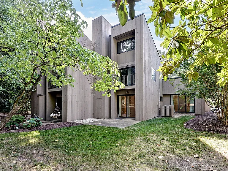 106 Harrops Gln — Photo 40