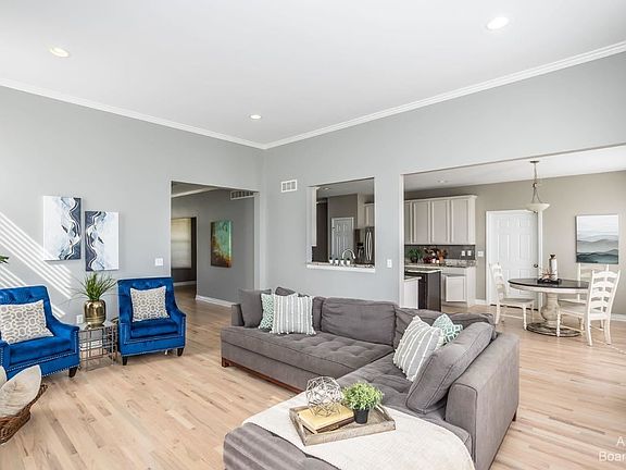 5th image of 8544 Parkridge Dr