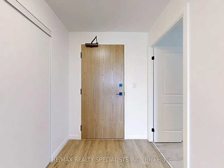 7 Erie Ave #809 — Photo 21