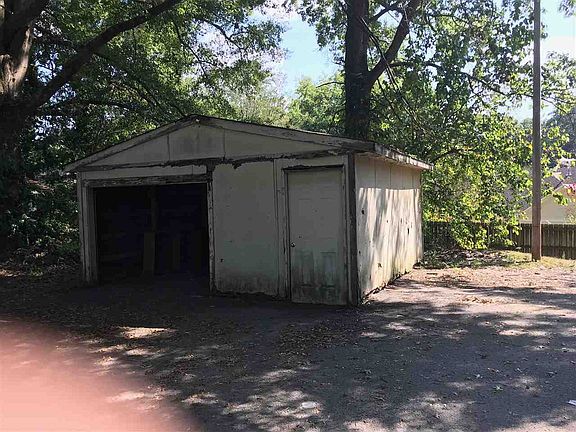 5th image of 314 Westwood Ave