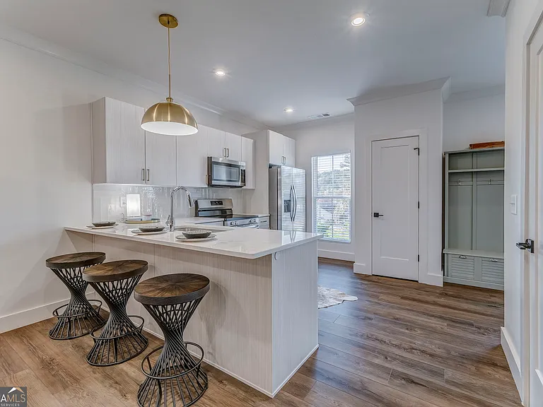 77 Chateau Dr — Photo 21