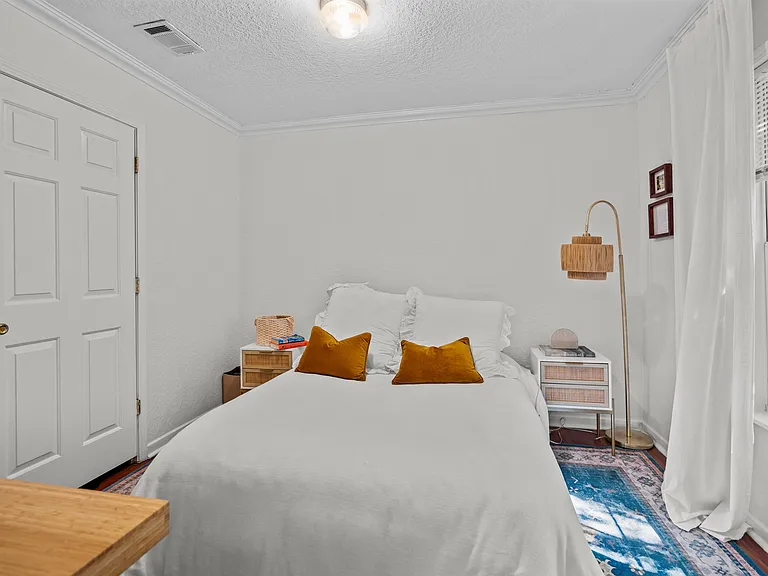 114 Cedar St #4 — Photo 16