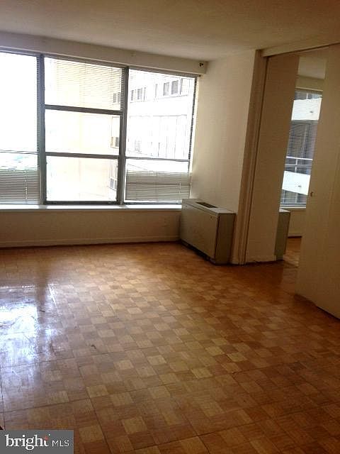 1st image of 224 W Rittenhouse Sq #817