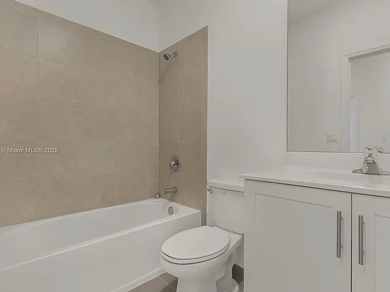 2605 SE 11th Ct — Photo 15