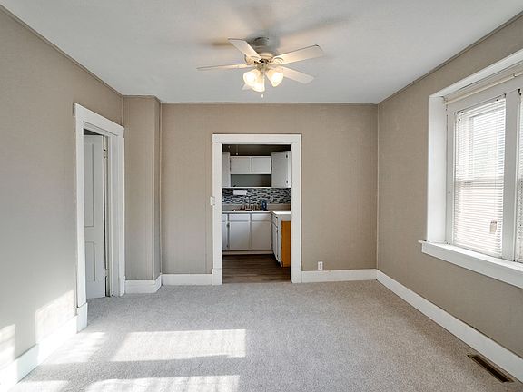5th image of 1008 E Ash St