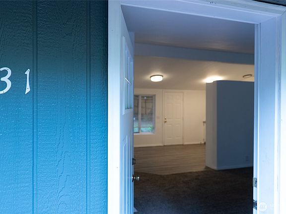 2nd image of 31 E Earll Drive