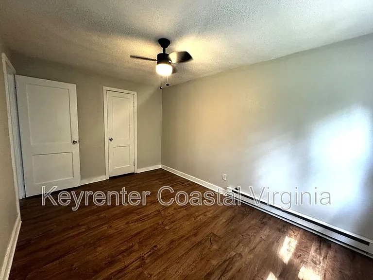 211 Rogers Ave #B — Photo 15