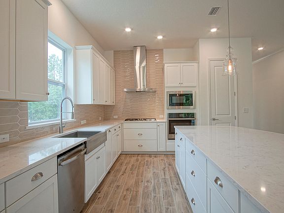 3rd image of 541 Crosswater Lake Dr