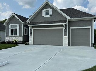 2042 SW Red Barn Ln, Lees Summit, MO 64082