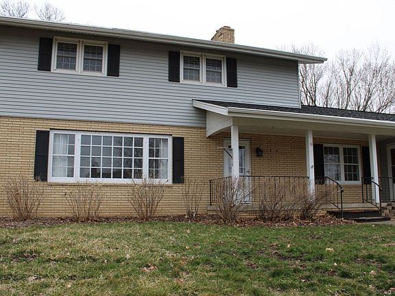 2nd image of 811 Myrtle St