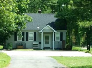 20853 Thorofare Rd, Grosse Ile, MI 48138