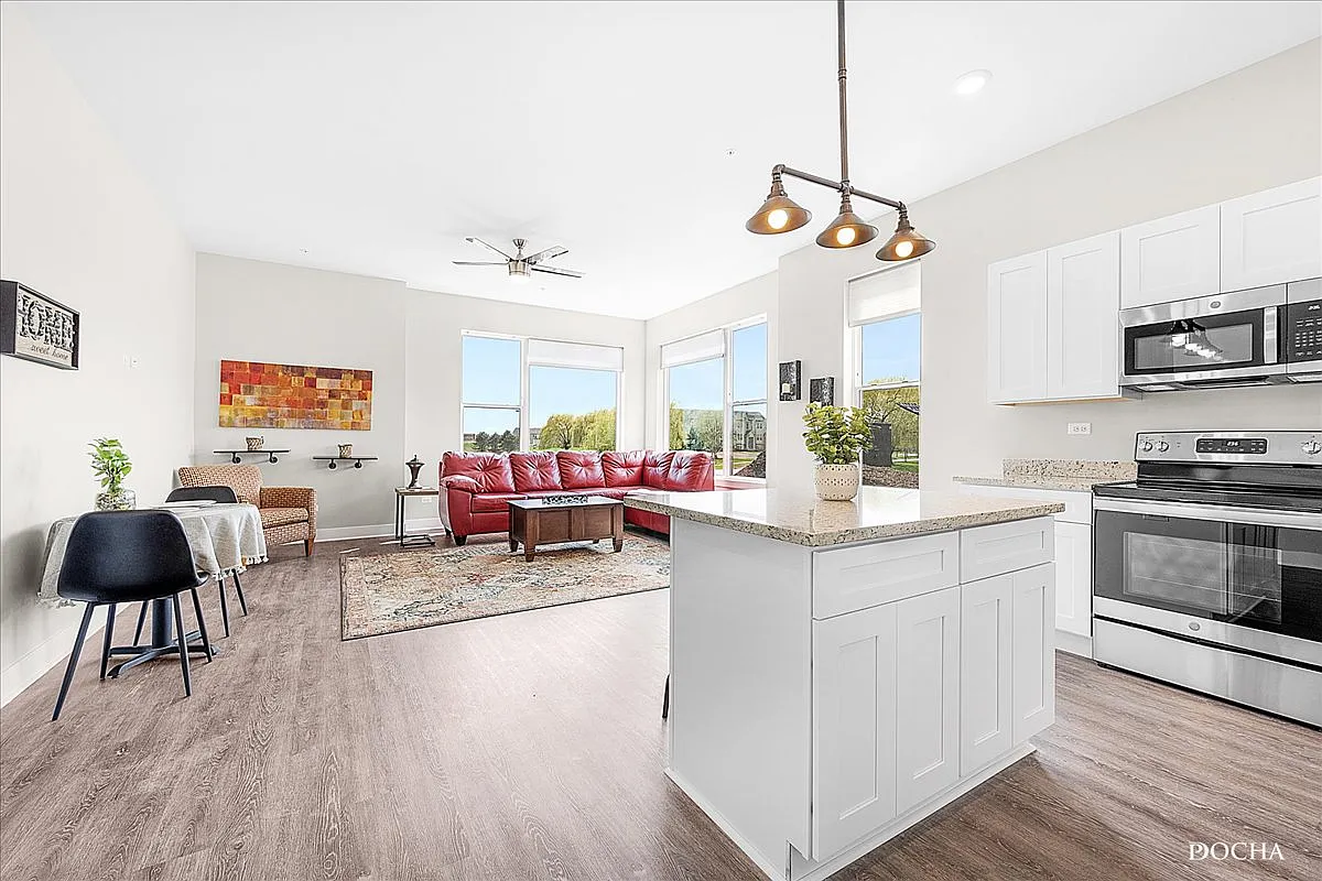 1 bed, 775 sqft, $2,000 — Photo 2