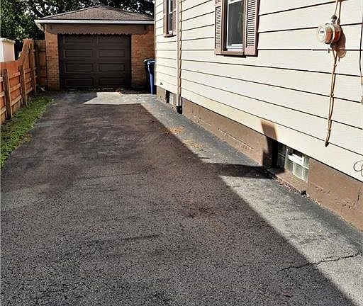 4th image of 2551 Jerauld Ave