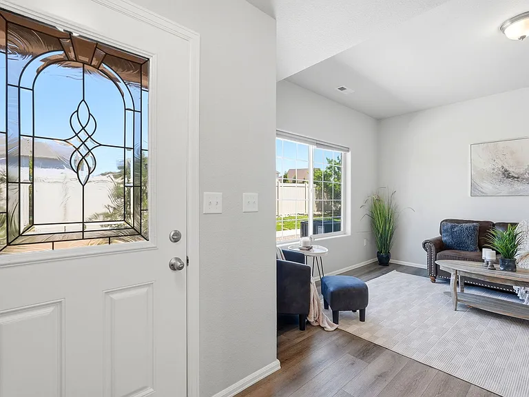 7375 Forest Meadows Ave — Photo 9