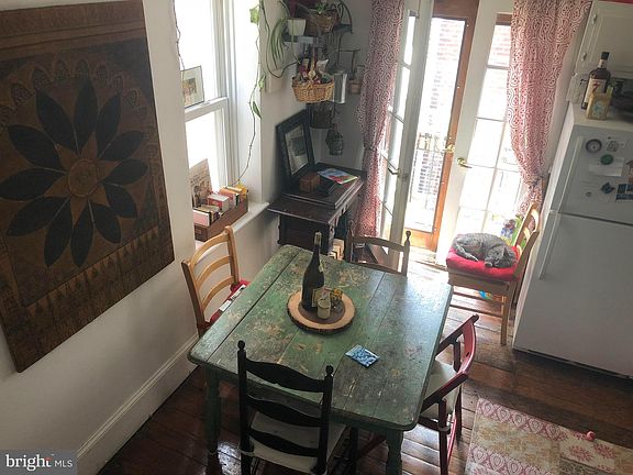 3rd image of 1006 Bainbridge St Floor 2