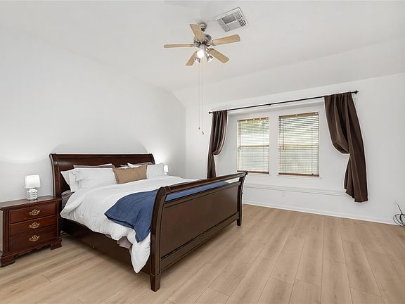 4th image of 3906 Sundown Way