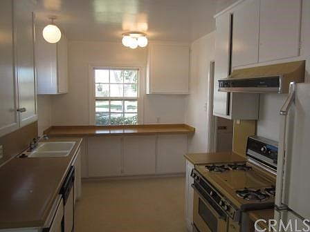 5th image of 5122 Arvada St