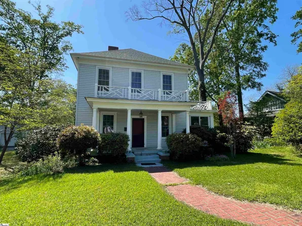 110 Cleveland St, Clinton, SC 29325