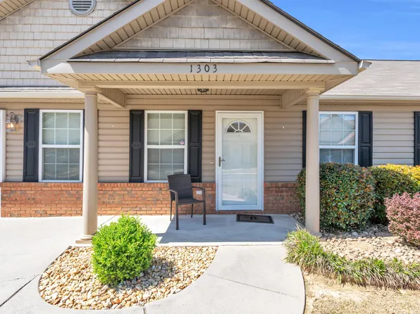 1303 Cedar Creek Dr, Rossville, GA 30741