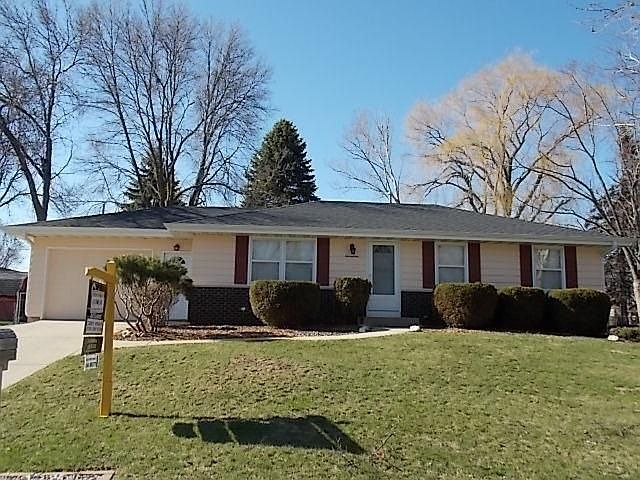 1st image of 17 W Cottonwood Ln