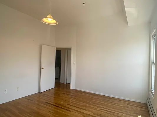 Rented by TheRealEstateCompany.com LLC | media 12