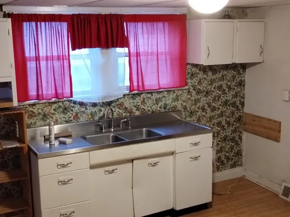 2516 2nd St, Grindstone, PA 15442