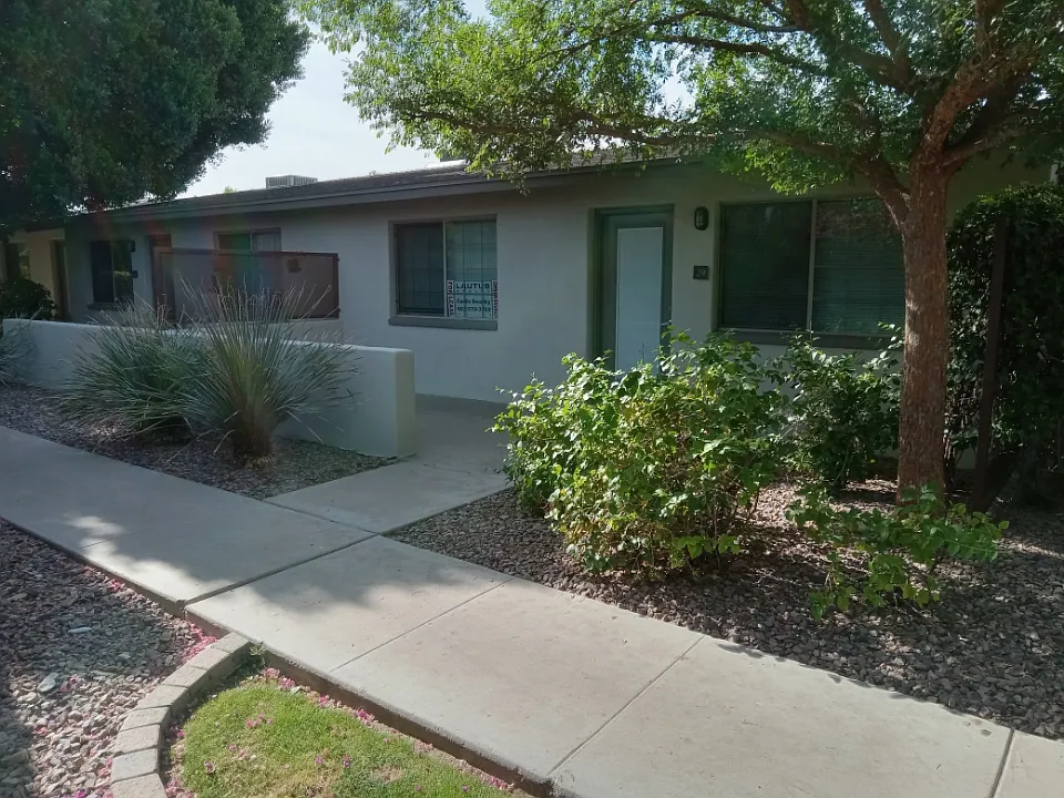 2 bed, 800 sqft, $2,100 — Photo 1
