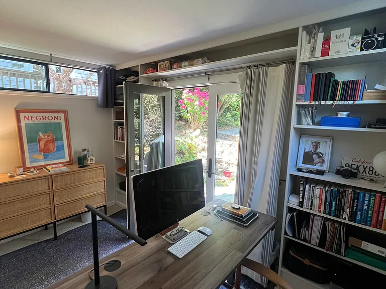 Olive St — Photo 14