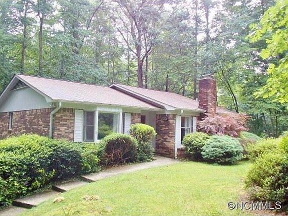 1st image of 215 Park Ln
