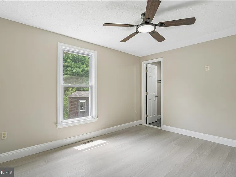 1315 Danberry Dr — Photo 10