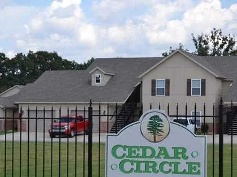 Cedar Circle — Photo 15