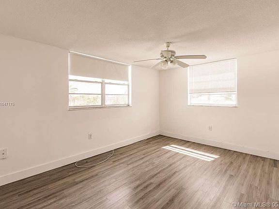 4th image of 1145 Normandy Dr APT 302
