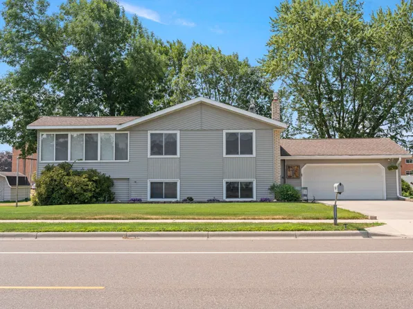 814 4th St SE, Little Falls, MN 56345