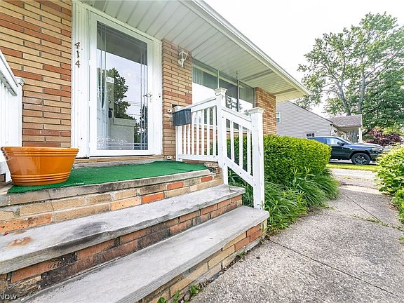 4th image of 414 Berea St