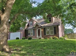 313 NE Spruce Ln, Topeka, KS 66617