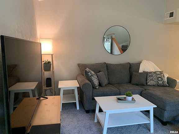 2nd image of 6809 N Frostwood Pkwy #3