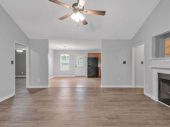 5th image of 104 Elbert Way